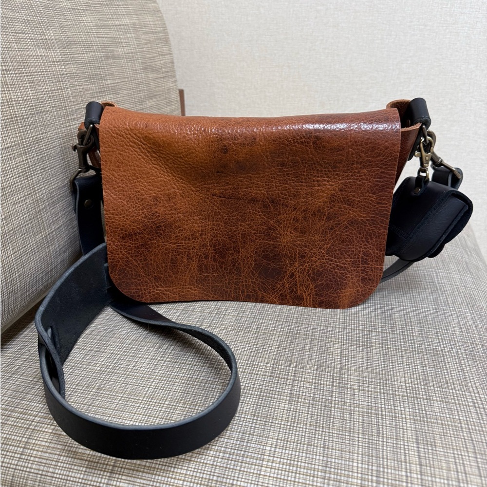 Go Forth Goods Small Kindle Satchel in Peanut Bison - Picture 9 of 11